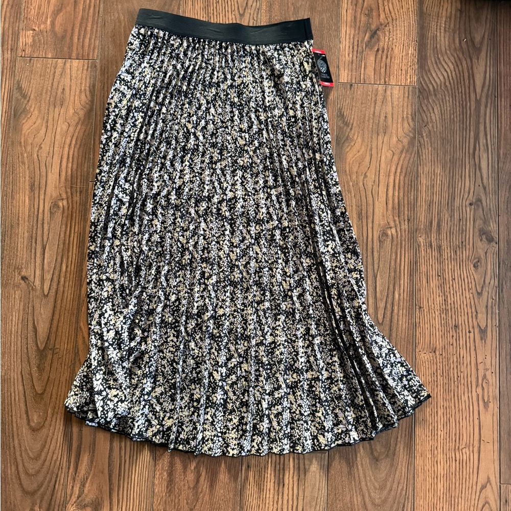 Vince Camuto Black and Cream Pleated Floral Midi Skirt
